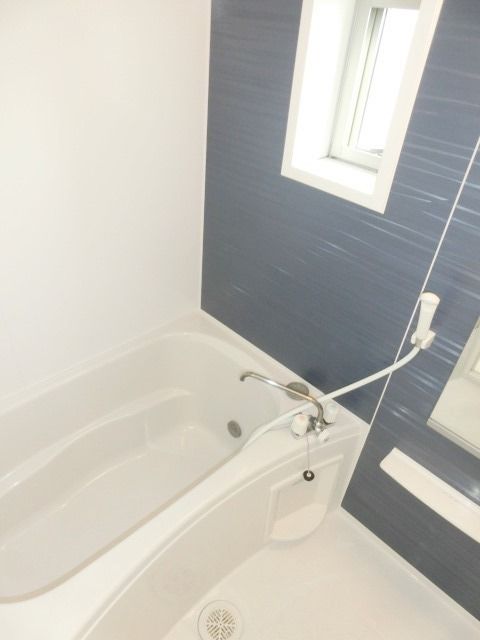 バス・シャワールーム　追焚き機能付きです