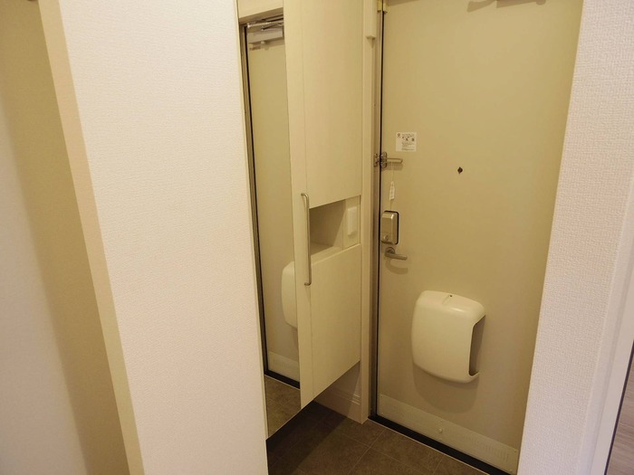 玄関　トールタイプシューズＢＯＸ（姿見鏡付き）