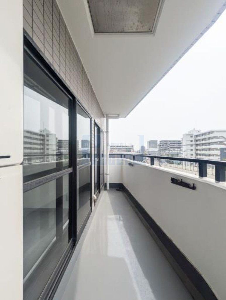 バルコニー　明るいバルコニー！