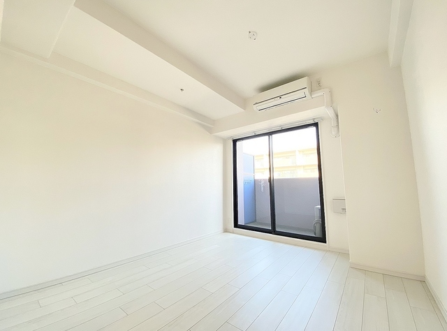 居室・リビング　洋室７．３帖