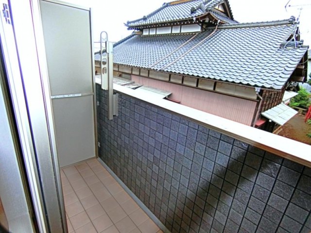 バルコニー　バルコニーからの眺めを楽しみながら食事をしませんか