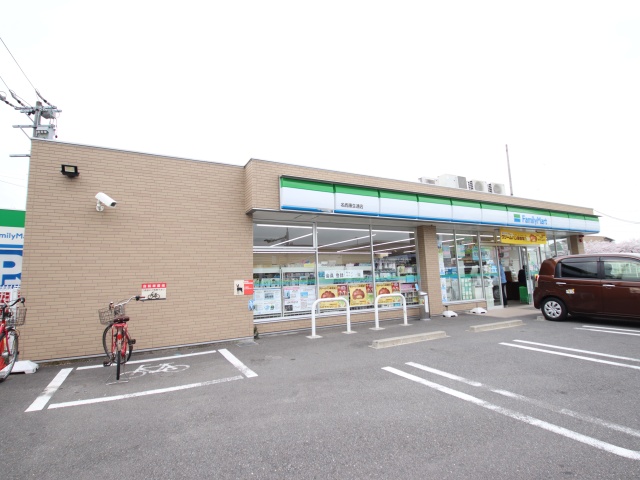 コンビニ　ファミリーマート　名西康生通店（コンビニ）まで300m