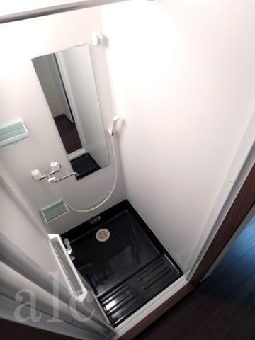 バス・シャワールーム　ゆったりとした玄関です