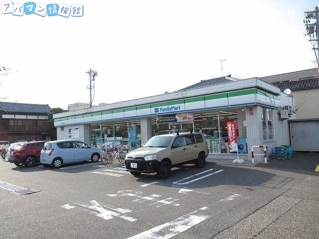 コンビニ　ファミリーマート新潟10番町（コンビニ）まで352m