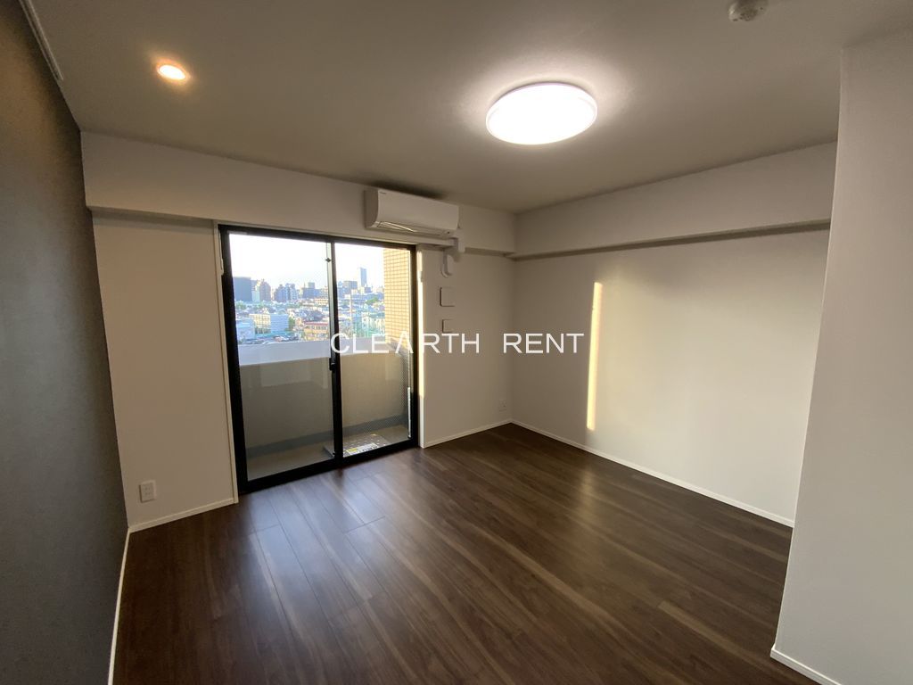 居室・リビング　Wi-Fiネットフリー/フローリング洋室広々8帖の快適住空間