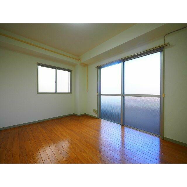 居室・リビング　角部屋・２面採光の居室