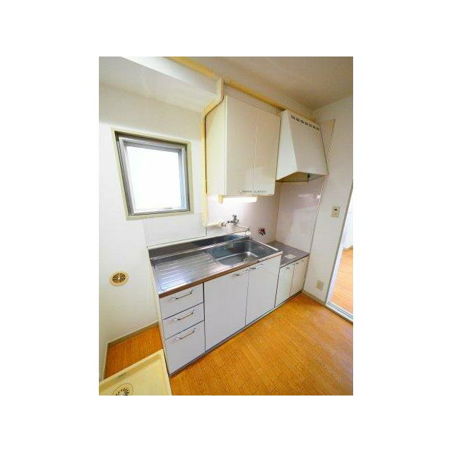 キッチン　窓付きのキッチン