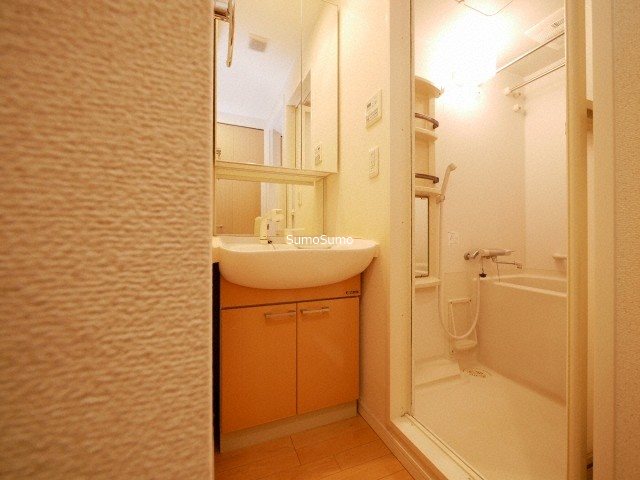 洗面設備　コンパクトで使いやすい洗面所