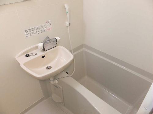 バス・シャワールーム　雨の日の室内干しに便利な浴室乾燥機付き