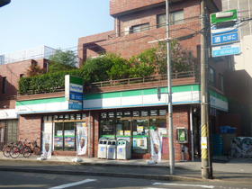 コンビニ　ファミリーマート博多対馬小路店（コンビニ）まで424m