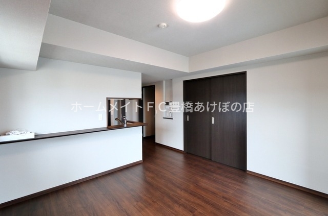 居室・リビング　同型別部屋写真