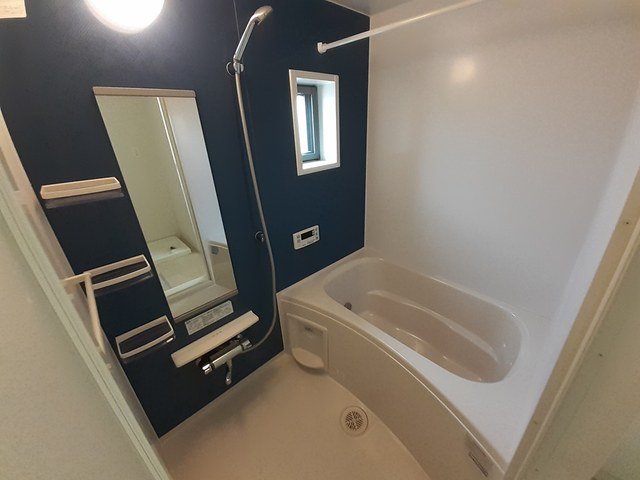 バス・シャワールーム　ゆったり過ごせるお風呂です