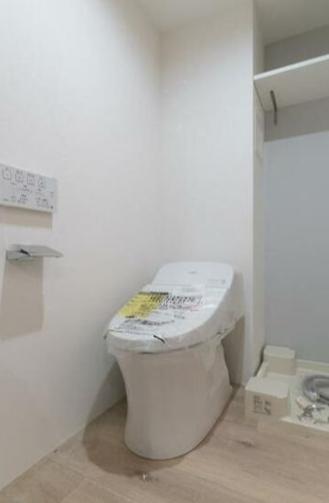 トイレ　別部屋の写真を使用しております。