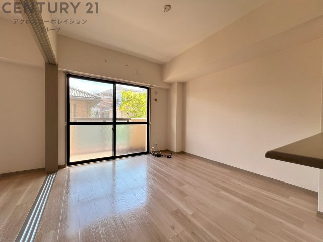 居室・リビング　南向きで明るいお部屋です☆