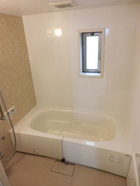 バス・シャワールーム　要望の多い窓付きのバスルーム