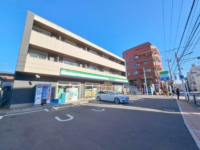 コンビニ　ファミリーマート（コンビニ）まで250m