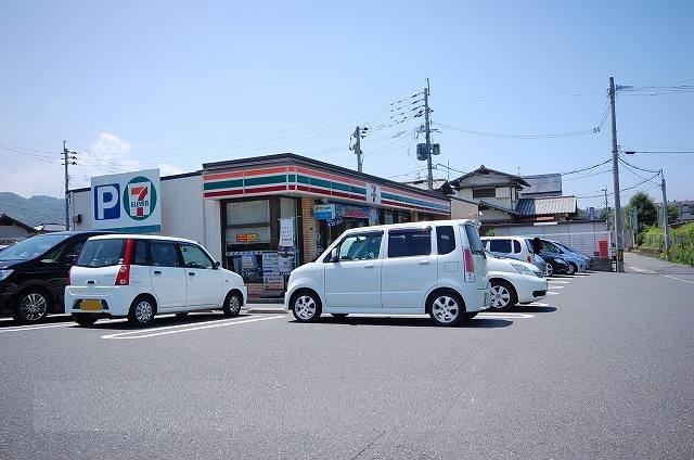 コンビニ　セブンイレブン（コンビニ）まで700m