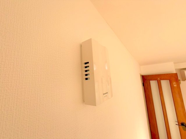 セキュリティ　玄関チャイムが来客を知らせてくれます。