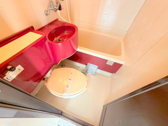 トイレ　清潔感のあるトイレは、誰もがリラックスできる空間です。