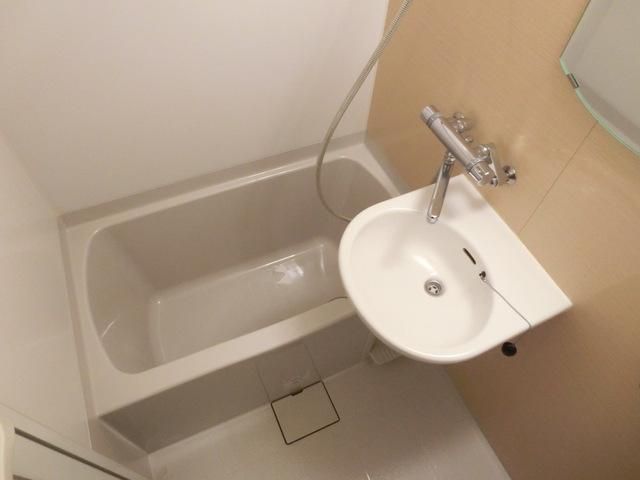 バス・シャワールーム　★浴室乾燥機付きのバスルーム★