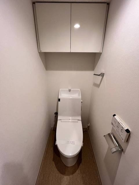 トイレ　温水洗浄便座トイレ