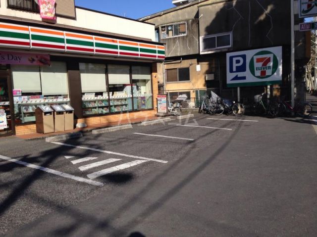 コンビニ　セブン-イレブン板橋富士見町店（コンビニ）まで686m