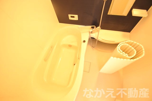 バス・シャワールーム　落ち着いた空間のお風呂です