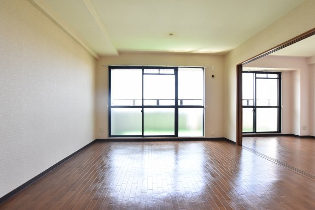 居室・リビング　画像は別号室。ご参考にどうぞ