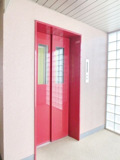 エントランス　★エレベーター完備★
