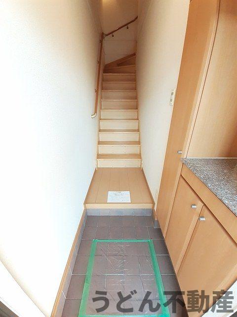 玄関　うどん県のお部屋探しはうどん不動産へ うどんちゃんとLINE