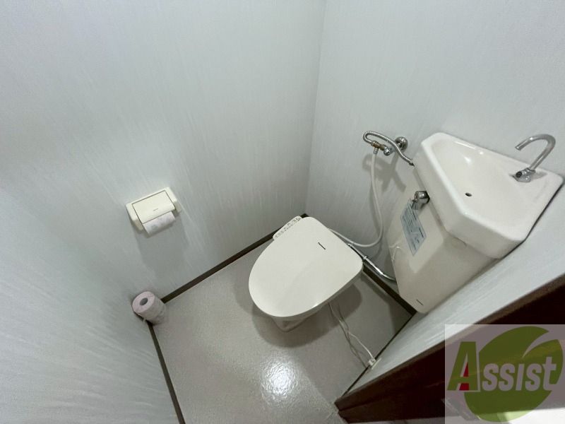 トイレ　トイレです。ウォシュレット付を探している方、おすすめです。