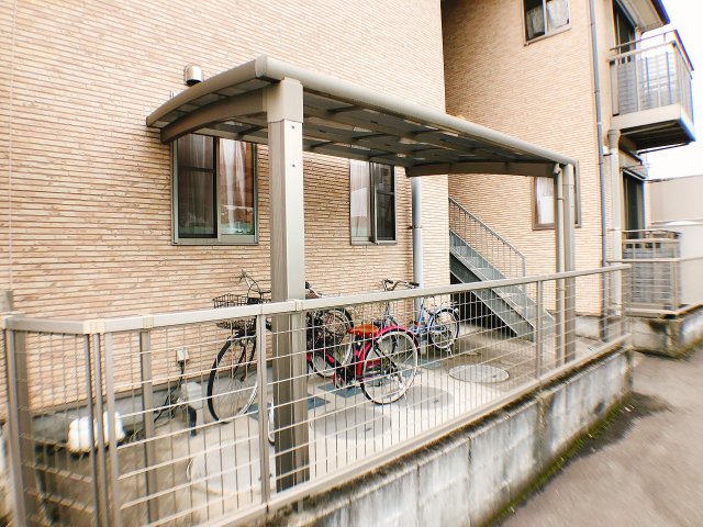 駐車場　駐輪場あり