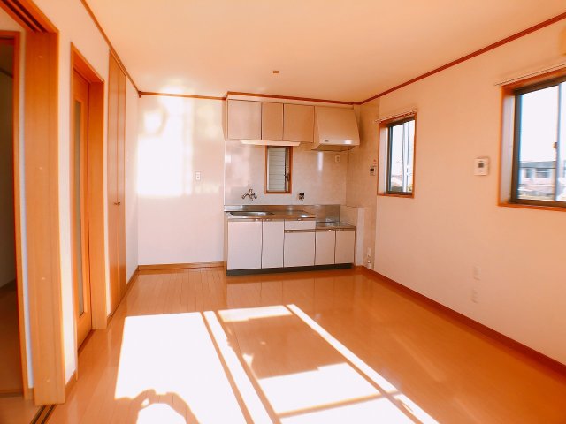 居室・リビング　角部屋で明るいリビング