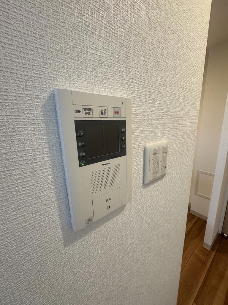 セキュリティ　モニター付インターホン