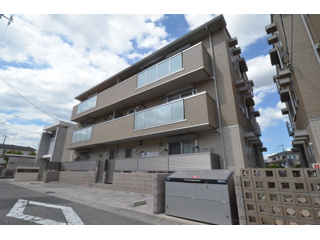 建物外観　モニター付きインターホンで安心♪