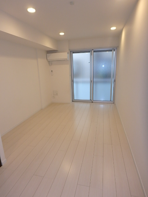 居室・リビング　ゆったり８．２帖のお部屋です。床暖房付