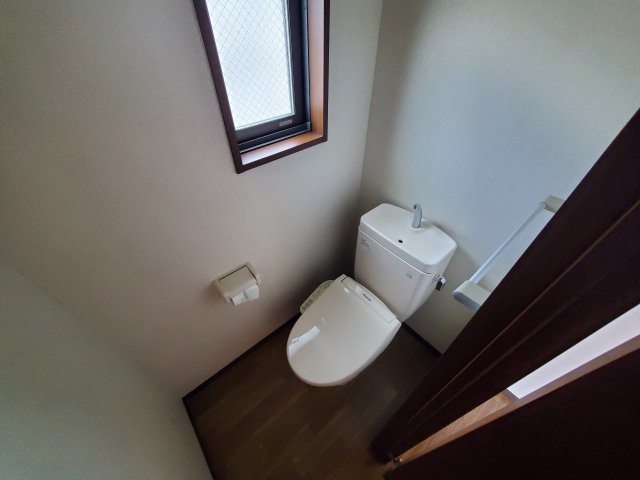 トイレ　落ち着いたトイレです