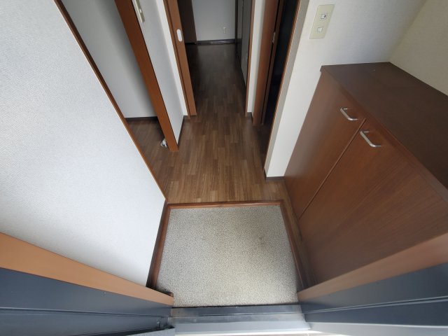 玄関　収納もある玄関です