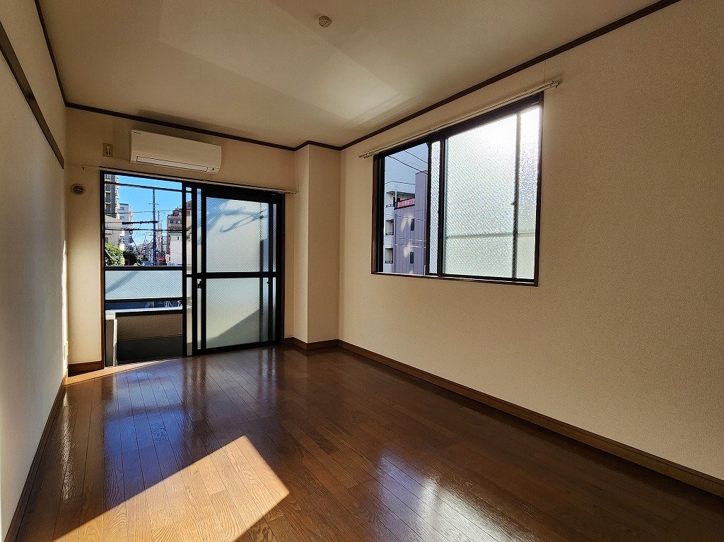 居室・リビング　前面棟なし日当り良好な角部屋
