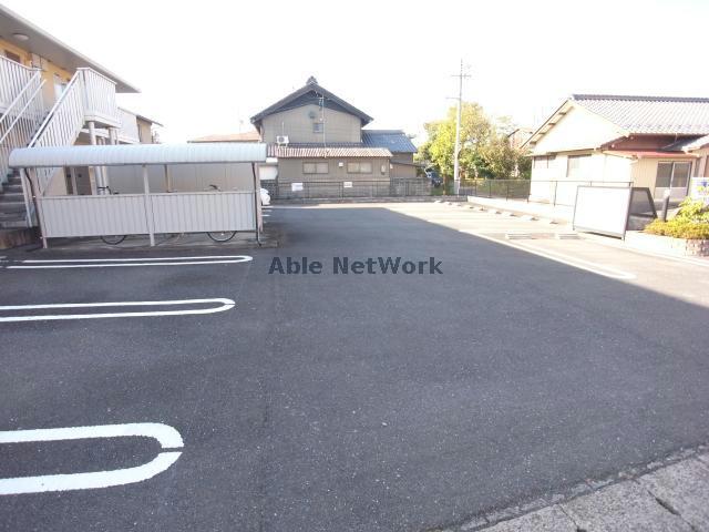 駐車場　駐車場