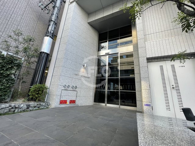 エントランス　ファーストステージ梅田WEST　エントランス