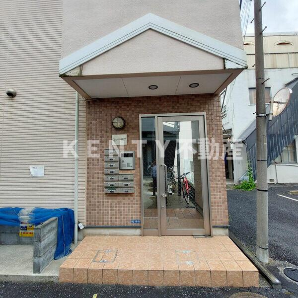 エントランス　落ち着いたエントランスです