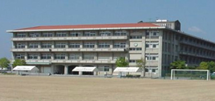 中学校　倉敷市立連島南中学校（中学校）まで981m
