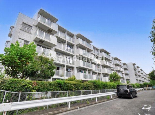 いずみプラザ保土ヶ谷2号館の玄関写真