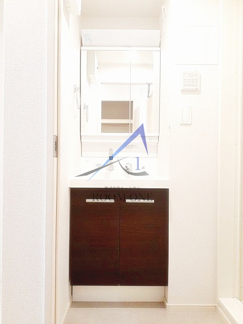 洗面設備　独立洗面台です。
