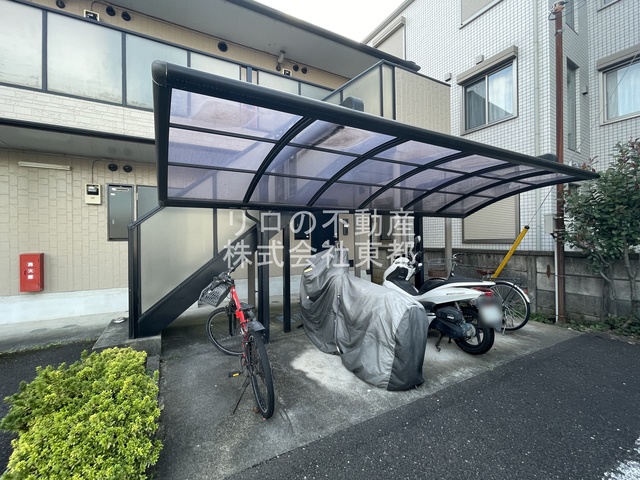 その他共有部分　雨の日でも安心して止められる屋根付の駐輪場です☆