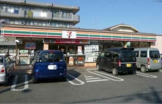 コンビニ　セブンイレブン東所沢3丁目店（コンビニ）まで146m