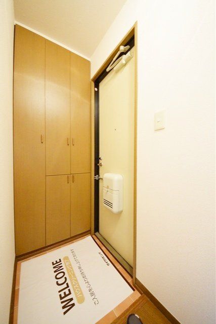 玄関　☆玄関には大型シューズBOX有り☆