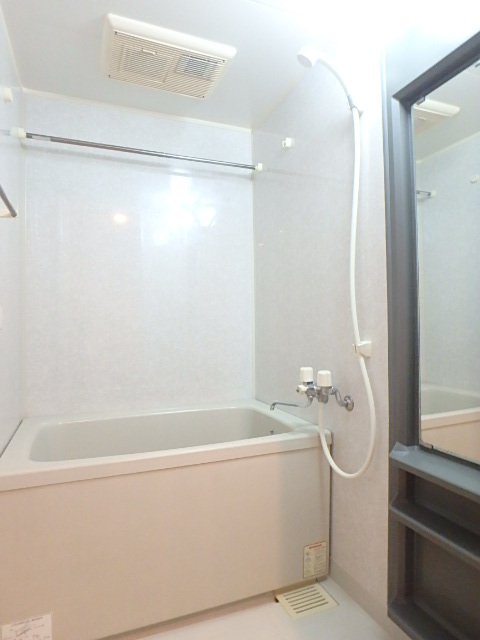 バス・シャワールーム　※別部屋の参考写真です。