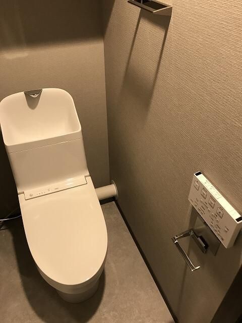 トイレ　同タイプ部屋　参考写真です